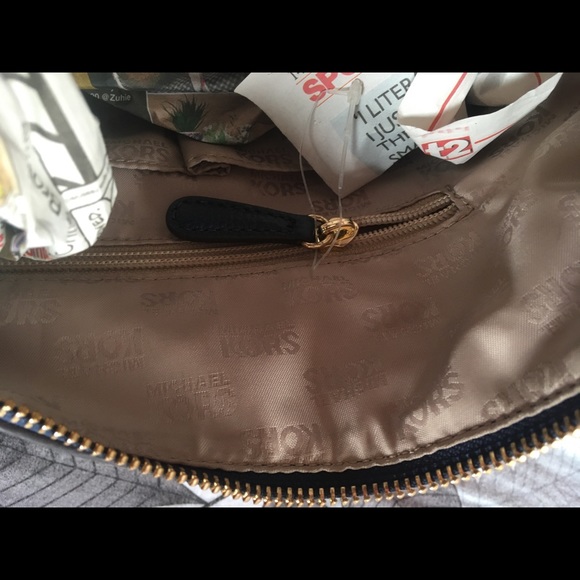 👜 Michael Kors Navy Blue Handbag 👜 - Picture 9 of 14